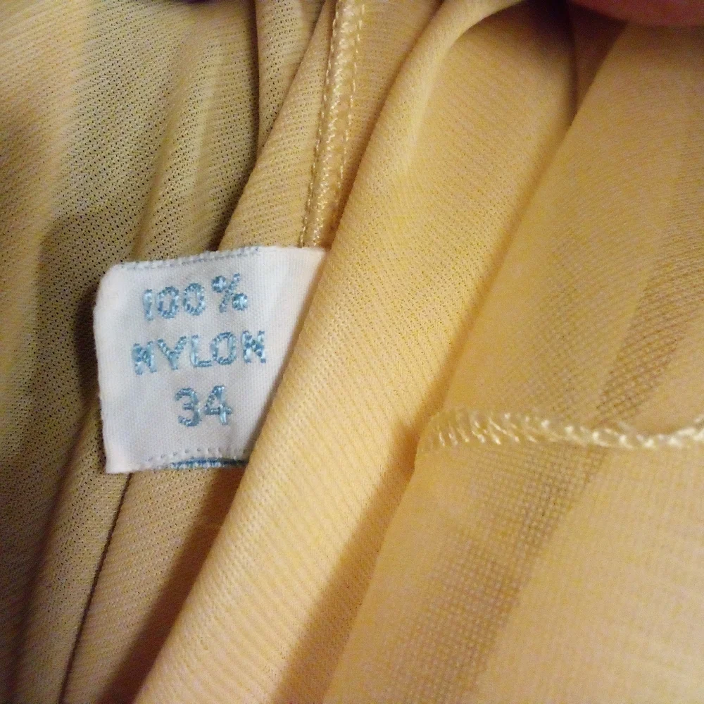 Beautiful Vintage Yellow Kayser Nightie Nightgown Size 34 Pinup Photography